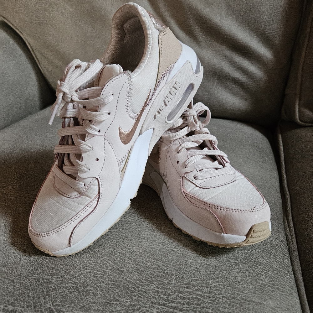 Nike AIRMAX Pink/Gold Women's Sneakers Size 8.5